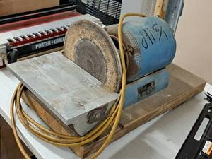 lot 143 image: Bell & Gossett Custom Bench-Top Grinder