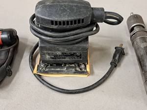 lot 166 image: Black & Decker Palm Sander 7443