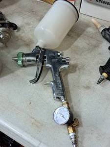 lot 177 image: Husky Air HVLP Spray Gun
