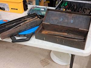 lot 181 image: Tool Box with Assorted Chisels