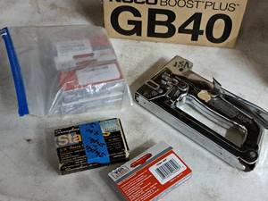 lot 196 image: Swingline Power Gun 1000 Extra Heavy Duty Stapler with Extra Staples