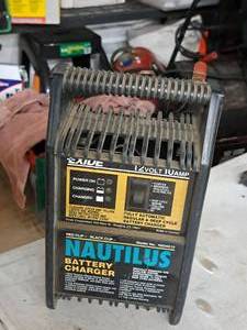 lot 198 image: Exide Nautilus 12V 10 Amp Battery Charger N034210
