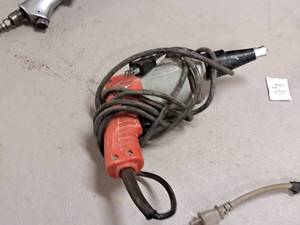 lot 203 image: Milwaukee Screw Gun 6753-1