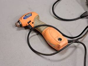 lot 205 image: Chicago Electric Power Tools 38 Close Quarter Drill 92956