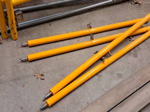 lot 48 image: Lot of (4) 42 Scaffolding Attachment Bars