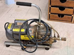 lot 6 image: 1-12-HP Cam Spray