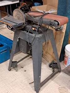 lot 8 image: Sears Craftsman Contractor Series 6 Belt Sander  9 Belt Sander 113.225941