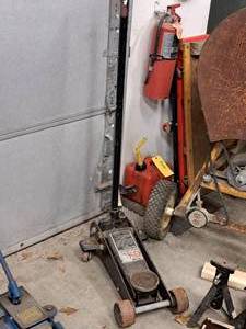 lot 29 image: Sears 7000-lbs Hydraulic Service Jack 214.50136