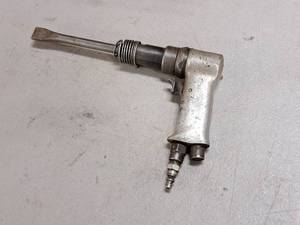 lot 224 image: Air Chisel