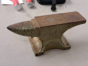 lot 222 image: 9-12 Anvil