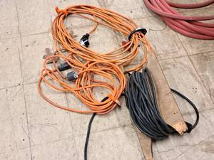 lot 238 image: Lot of (3) Extension Cords