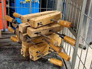 lot 252 image: Lot of (6) 10 Wood Clamps