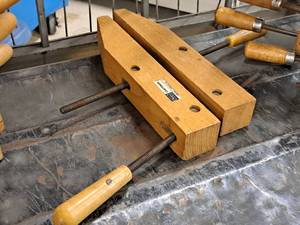 lot 253 image: Craftsman 14 Wood Clamp