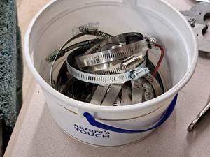 lot 255 image: Lot of (1 Bucket) Assorted O-Clamps