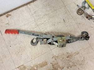 lot 302 image: Cable WinchPuller
