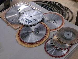 lot 324 image: Assorted Saw Blades - (1) 12, (3) 10 and (3) 7