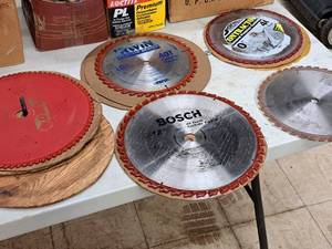 lot 325 image: Lot of (5) Assorted Saw Blades - (2) 12 and (3) 10