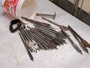 lot 360 image: Lot of (1 Cup) Boring Bits