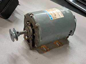 lot 400 image: Marathon 13-HP Electric Motor HQL48S17D959D