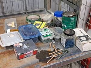 lot 441 image: Lot of  Assorted Screws and Nails