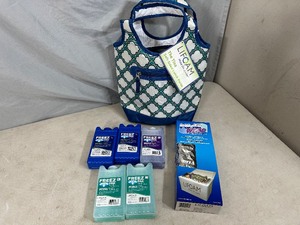 New Lunch Cooler with Assorted Ice Packs