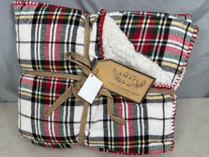 New Amari Yarn Dye Berber Throw Blanket