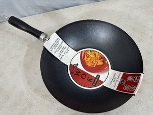 New 6.5 Quart Metal Wok Pan