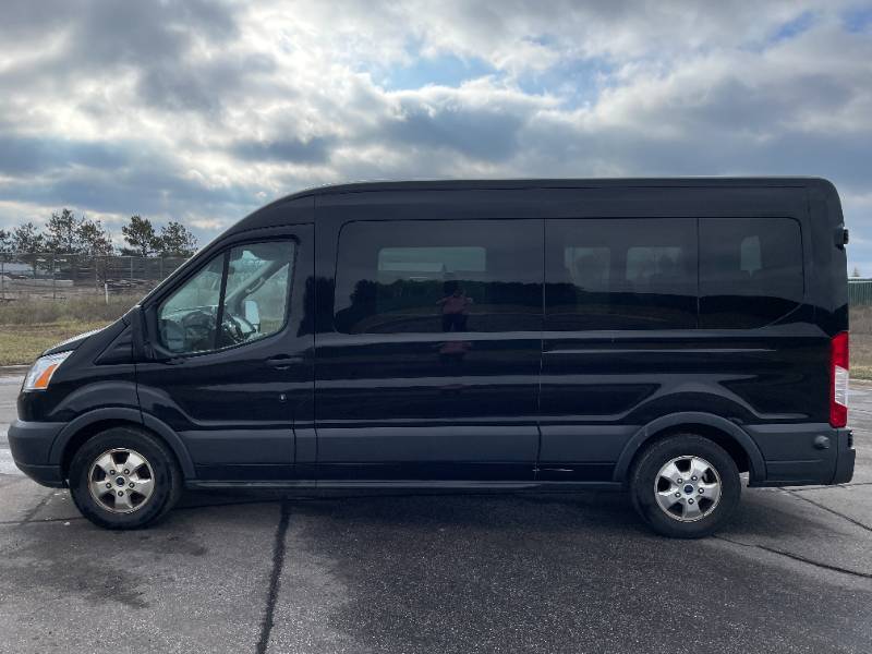 lot 11 image: 2018 Ford Transit 350 XLT - 2 OWNERS