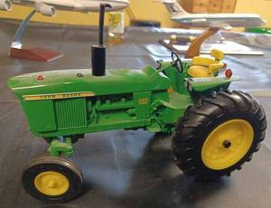 lot 3 image: Ertl John Deere 4020 Diesel, 116th Scale - No Box