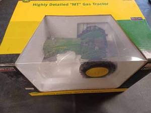lot 18 image: Spec Cast Highly Detailed John Deere MT Gas with NF, 116th Scale - New in Box