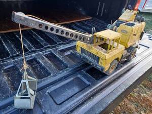 lot 46 image: Mighty Tonka Crane Truck - Sandbox Toy