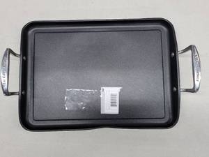 Le Creuset Toughened Nonstick PRO Rectangular Griddle, 10 x 14, Slightly Dented (See Photos)