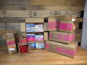 lot 101 image: Valentines Day Lot of Goodies