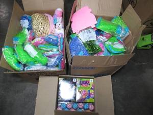 lot 110 image: Three Boxes of Easter Items