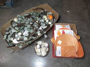 lot 139 image: Assortment of Fall Decor Items