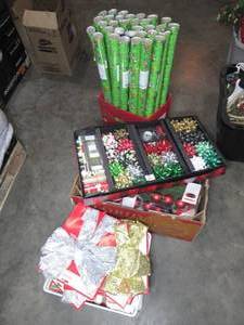 lot 141 image: Large Lot of Christmas Items