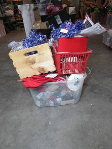 lot 145 image: Large Assortment of Christmas Items