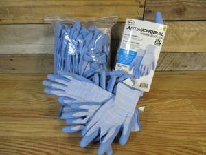 lot 119 image: Boss Womens Antimicrobial Work Gloves with COOLMAX - 11 Pairs SM and 10 Pairs of ML