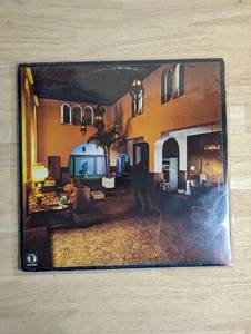 lot 8 image: Eagles - Hotel California - 1976 - Vinyl