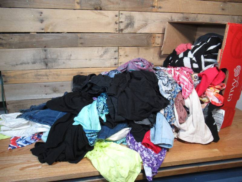 Assortment of Clothing (50 pieces)