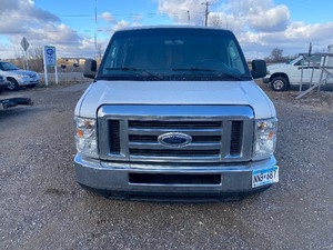 lot 7 image: 2013 Ford E250