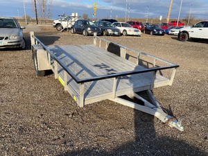 lot 18 image: 6 12 x12 aluminum trailer