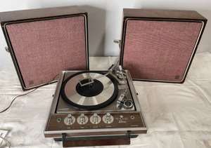 lot 50 image: GE Man-Made Solid State All Transistor Stereo