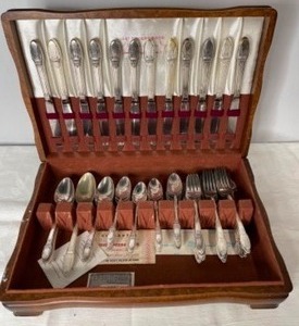 lot 29 image: International 1847 Rogers Silver Plate 73pc Flatware Set with Case