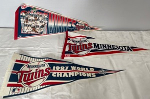 lot 71 image: Twins Pennant lot includes 1987 and 1991