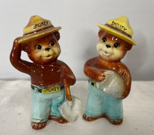 lot 79 image: Smokey The Bear Salt & Pepper Shakers
