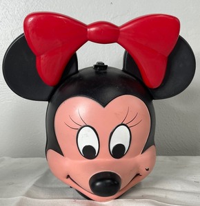lot 109 image: Disneys Aladdin Minnie Lunch Box with Thermos