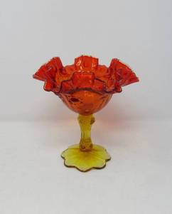 lot 42 image: 3 art glass pieces (bowl, vase, basket)  2 Fenton and 1 Capri
