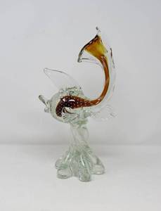 lot 68 image: Murano glass fish sculpture with controlled bubbles figurine
