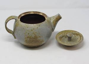 lot 98 image: Studio pottery teapot and cup Yunomi